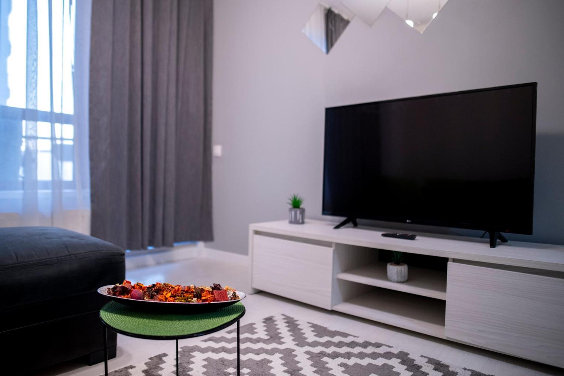 Gvitown Central Apartment Букурещ Екстериор снимка